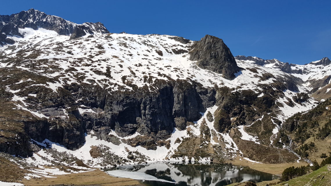 Espingo, le lac sous la glace